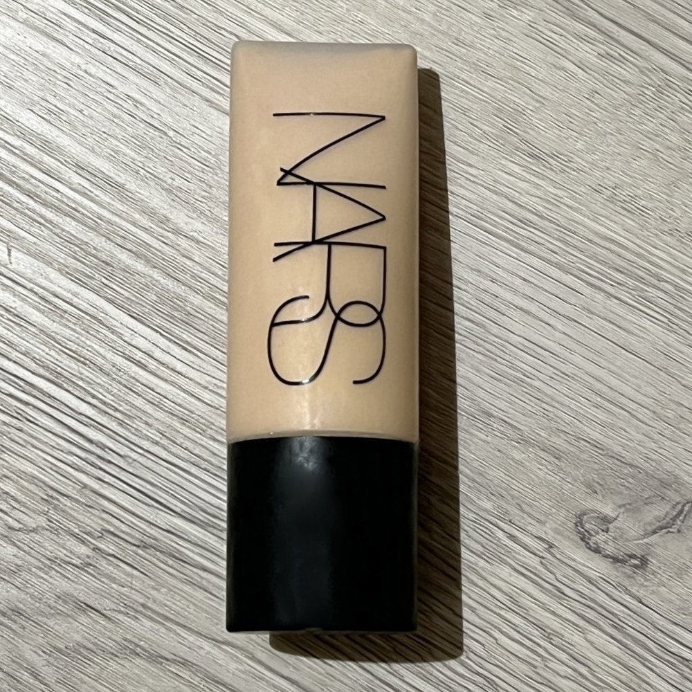 NARS Soft Matte Complete Foundation (Vienna)